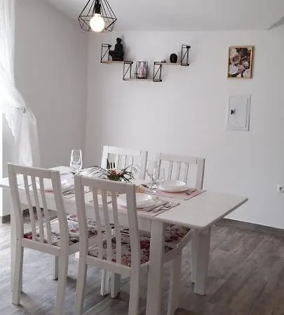 Mili Appartamento Pola